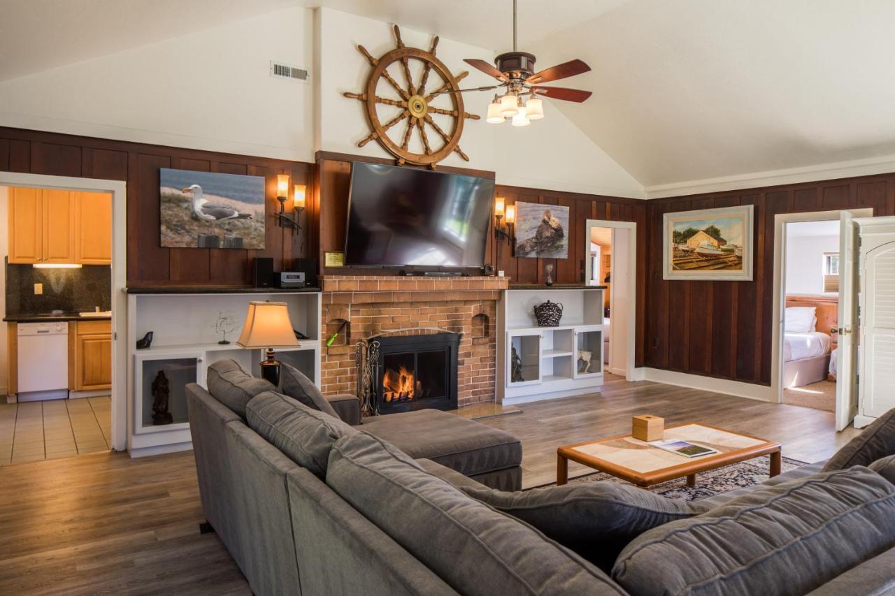 Hotel Andril Fireplace Pacific Grove
