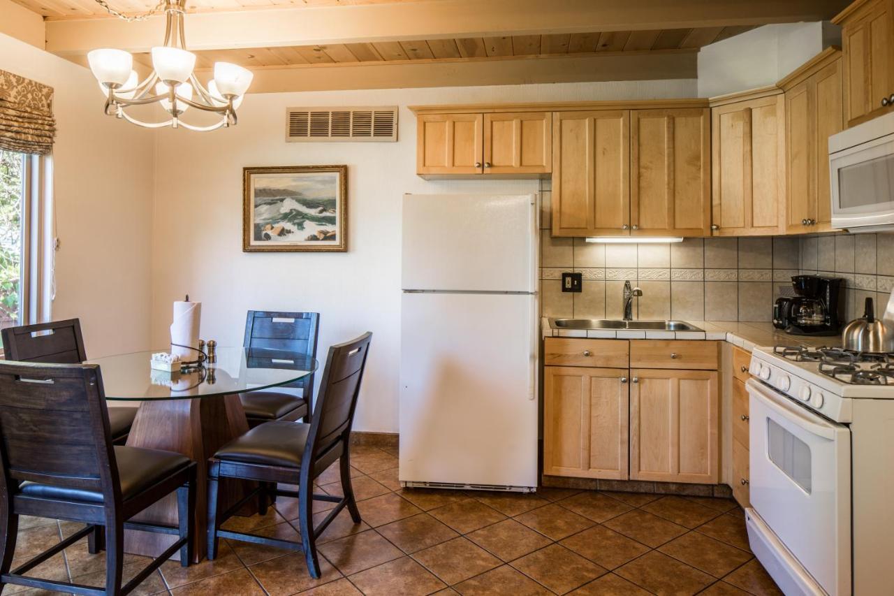 Andril Fireplace Hotel Pacific Grove