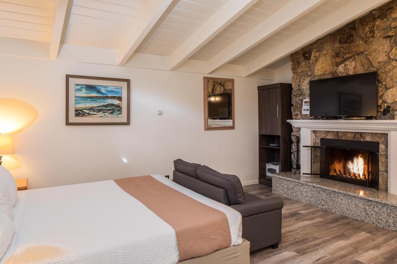 Hotel Andril Fireplace